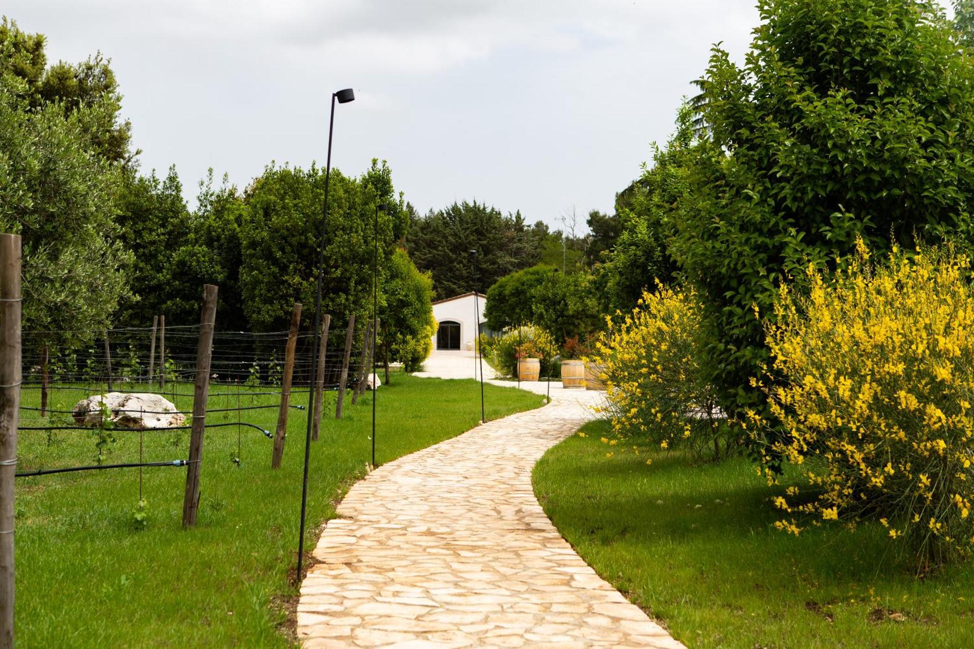 Wine Resort Le Vigne Al Castello Кастель-дель-Монте Экстерьер фото